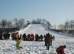 河北石家庄平山巨龟苑景区冰雪乐园